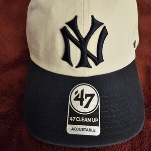 New York Yankees '47 Two-Tone Clean Up Cap - Cream & Blue